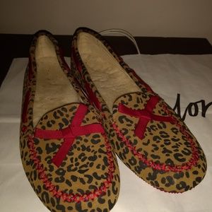 I  💓 ugg women's size 10 leopard loafers